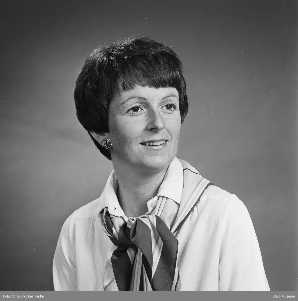 portrett, kvinne, forfatter, brystbilde