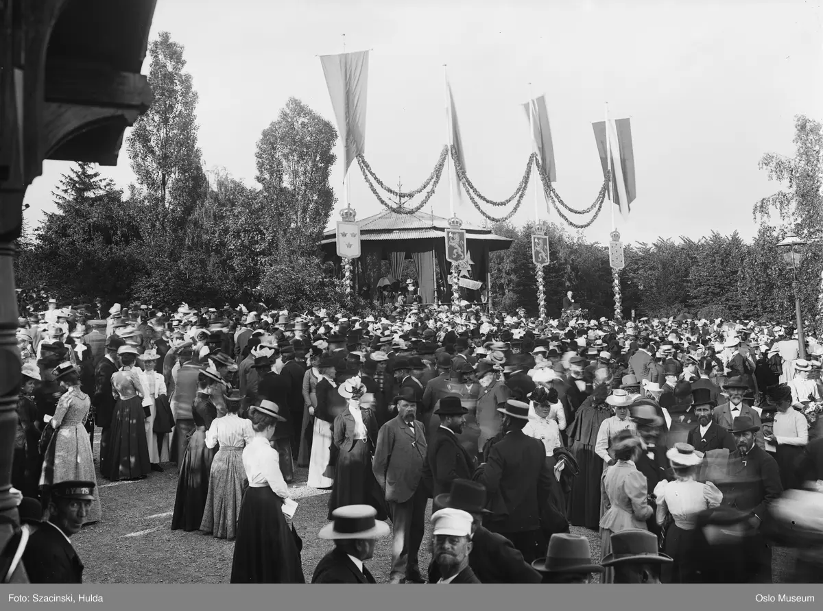 Avholdsstevne og feiring av St. Hans på St. Hanshaugen.