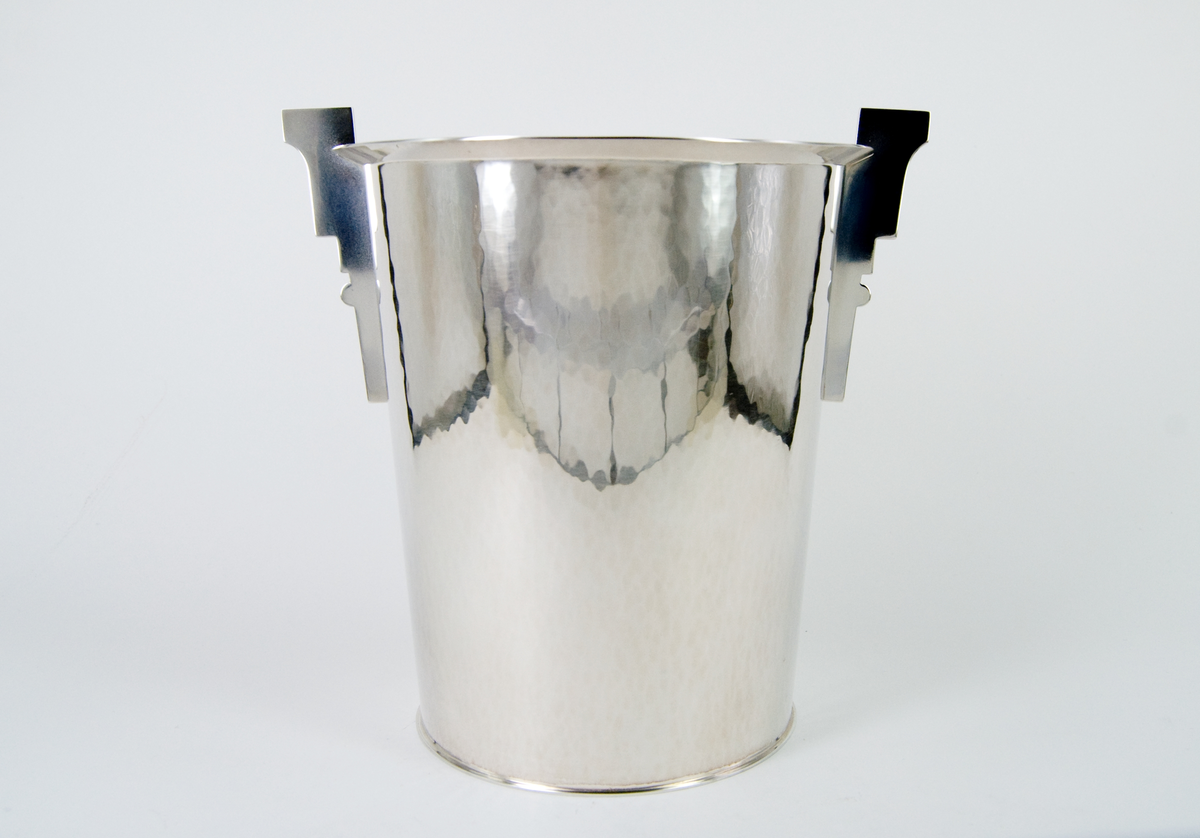 Silverbägare till konstlotteri, silver, med två hänklar.