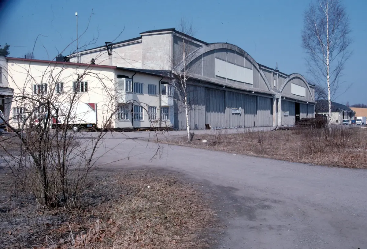 F2-området, hangar