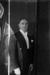 Portrett av skuespiller og danser Leif Amble-Næss.