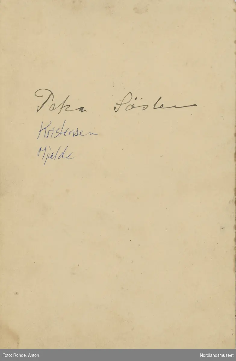 Portrett av Petra Kornelie Kristensen (f. 1873) fra Mjelde på Engeløya i Steigen. Petra reiste til Amerika 16 år gammel og kom aldri tilbake.