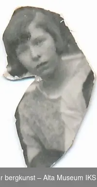 Portrett av en jente, bildet er klipt til rundt motivet.