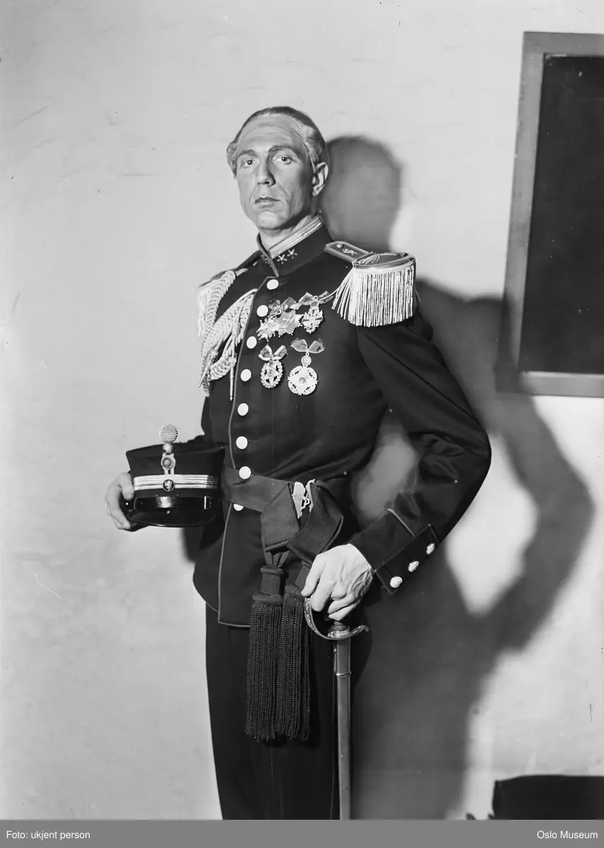 Leif Juster på Chat Noir i 1939.