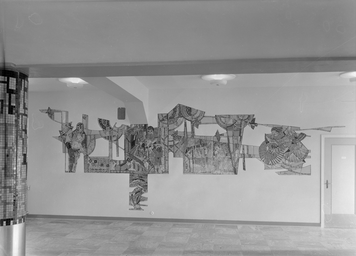 Søyler, steinheller og mosaikk