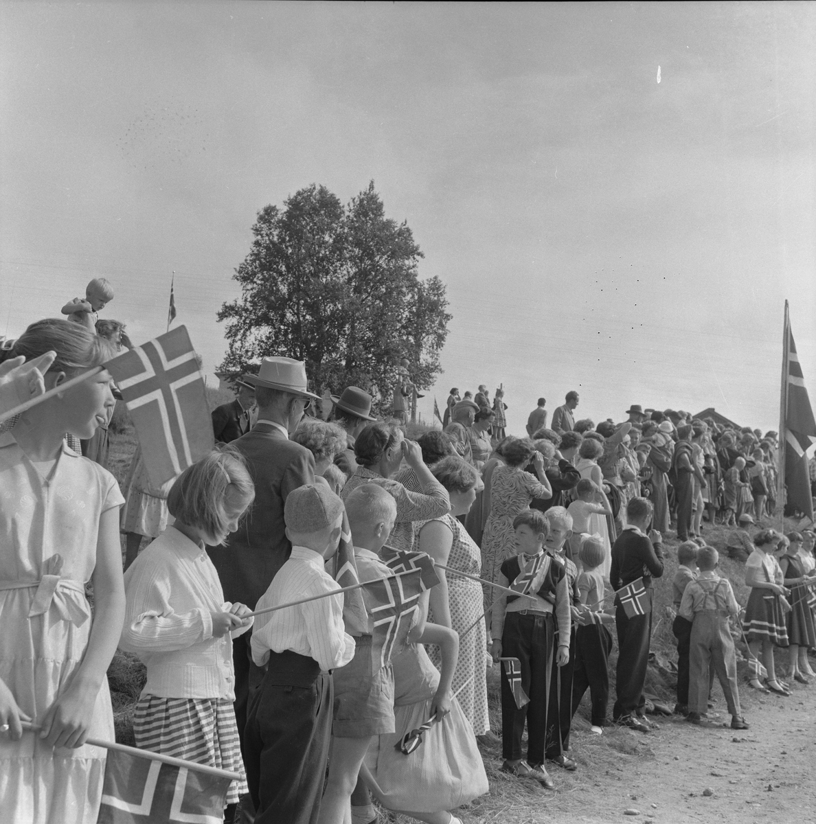 H.K.H. Kronprins Olav på museumsbesøk på Røros