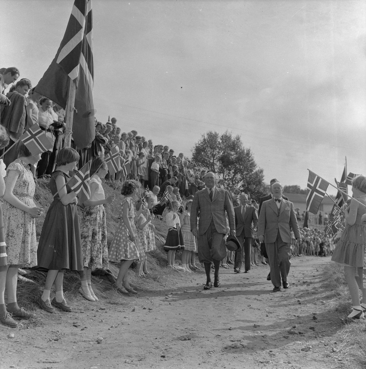 H.K.H. Kronprins Olav på museumsbesøk på Røros