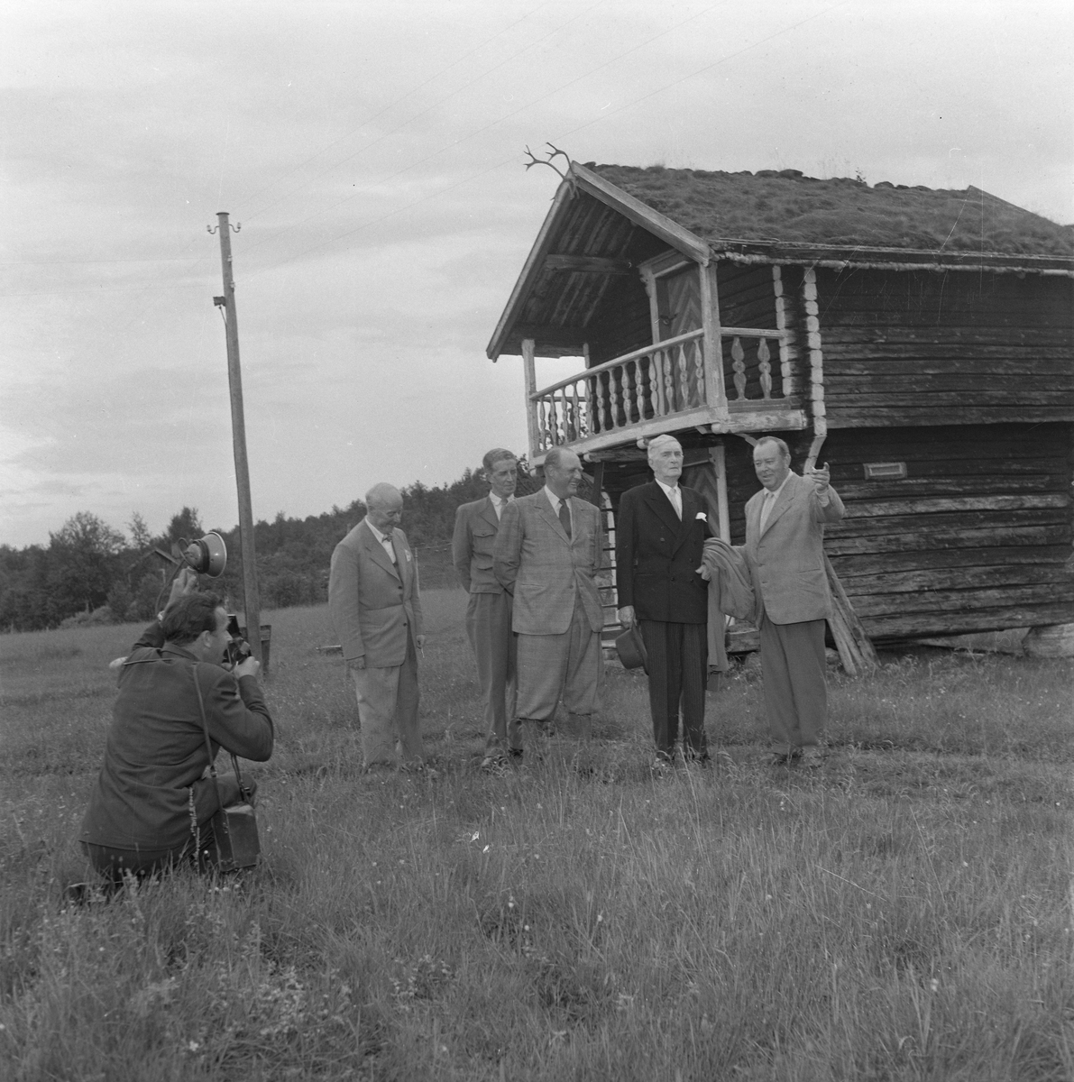 H.K.H. Kronprins Olav på besøk hos Johan Falkberget