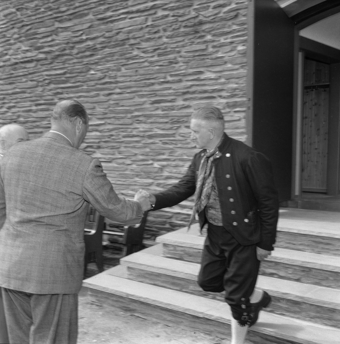 H.K.H. Kronprins Olav på museumsbesøk på Røros