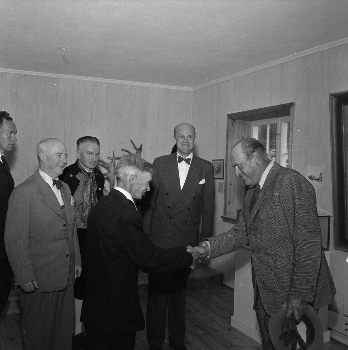 H.K.H. Kronprins Olav på museumsbesøk på Røros