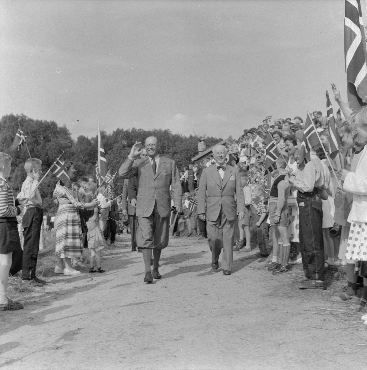 H.K.H. Kronprins Olav på museumsbesøk på Røros