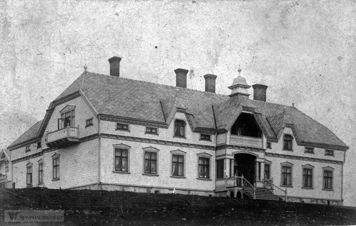 Amtmandsboligen i Vadsø. 12.12.1896 S.S