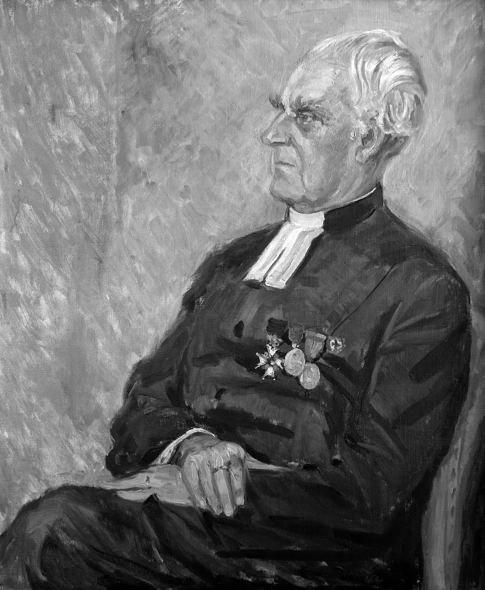 Gils Carl Lennart Norberg arbetade som präst i Riala från 1929 och blev kyrkoherde 1938. Gils Olsson Nordberg var också initiativtagare till köpet av Snåret och bildandet av hembygdsföreningen år 1934.