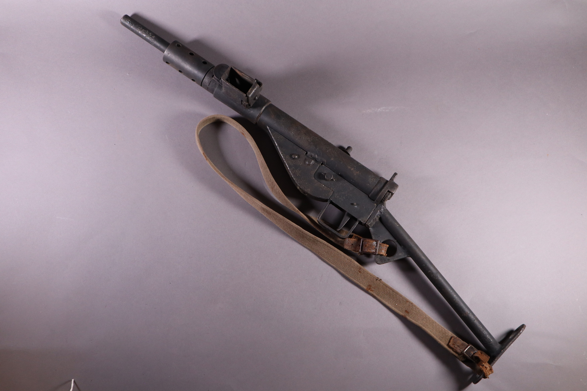 Stengun mark 2 uten magasin og med rem.
