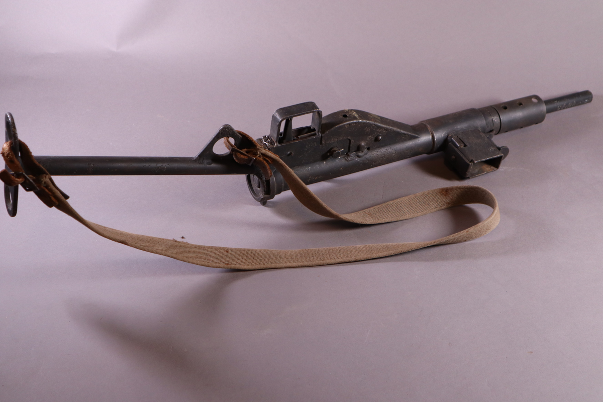 Stengun mark 2 uten magasin og med rem.
