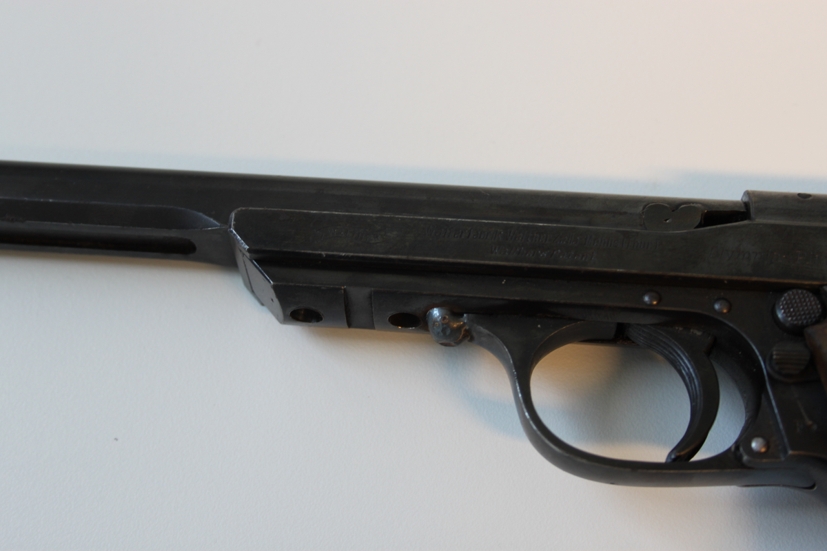 Walther Olympia, Long Rifle, kaliber 22, pistol med serienummer 57740, inkl magasin