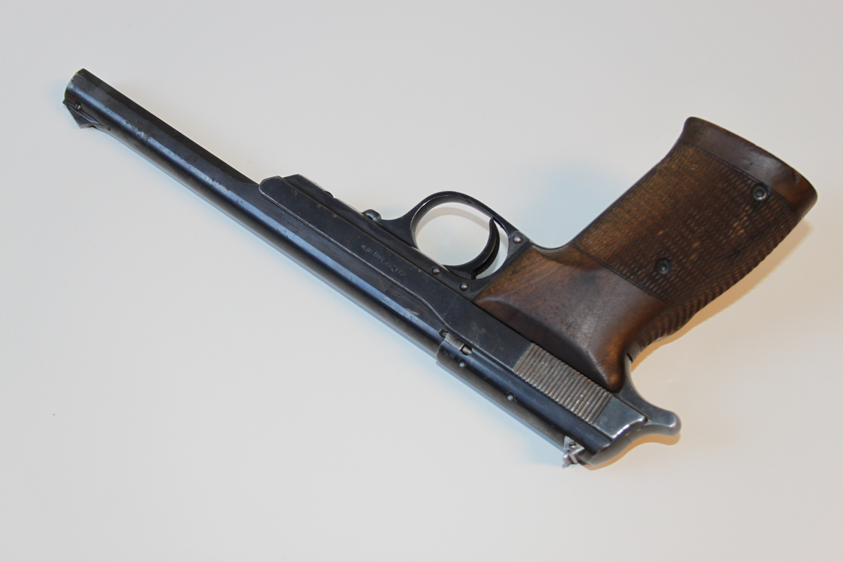 Walther Olympia, Long Rifle, kaliber 22, pistol med serienummer 57740, inkl magasin