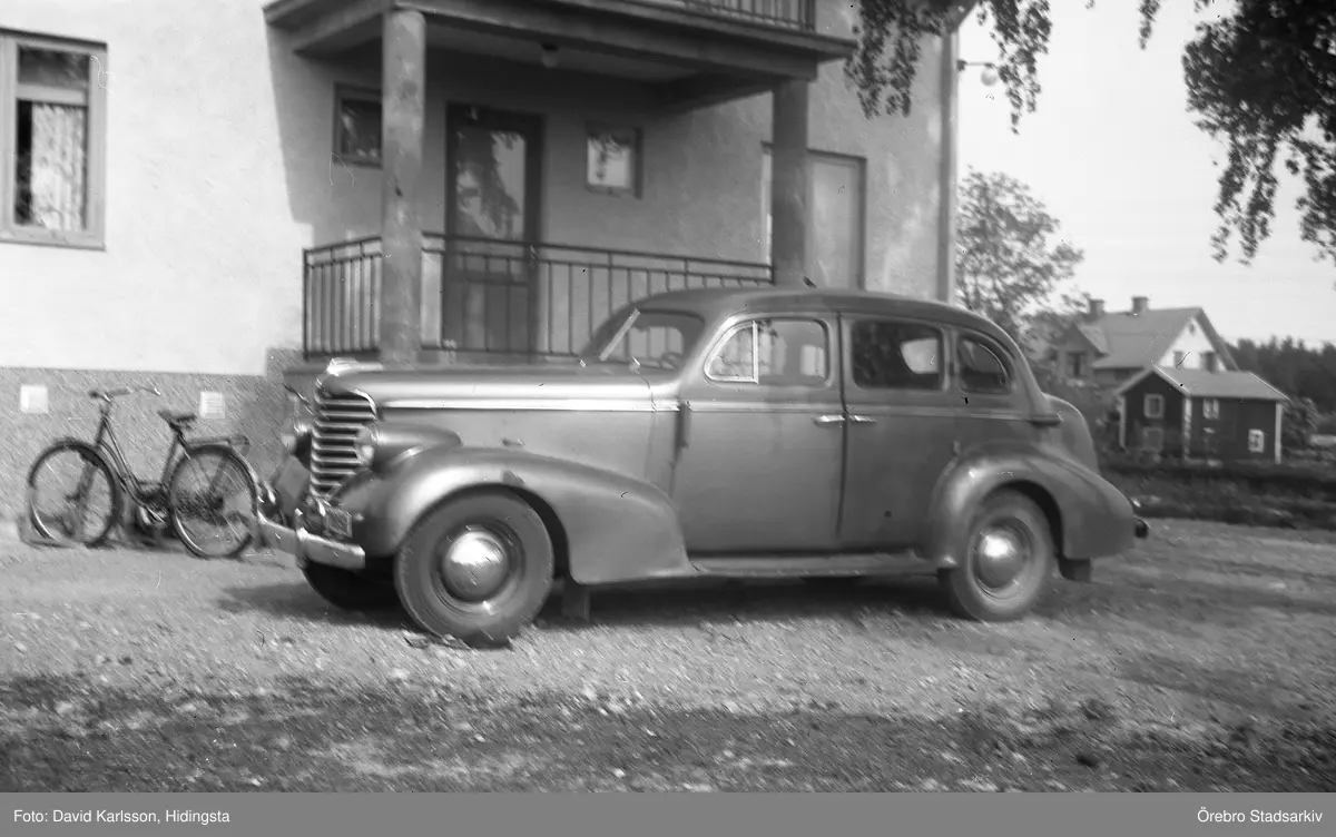 Bilden tagen vid David Karlssons grannes hus - Olsson. Bilen var en hyrbil som användes av Gunnar Karlsson (David Karlssons äldsta bror) vid besök från Amerika.