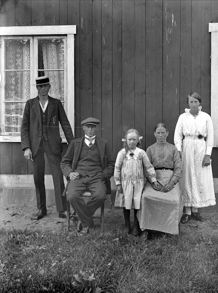 Familjen Jansson, Hörnet, Viksta socken, Uppland