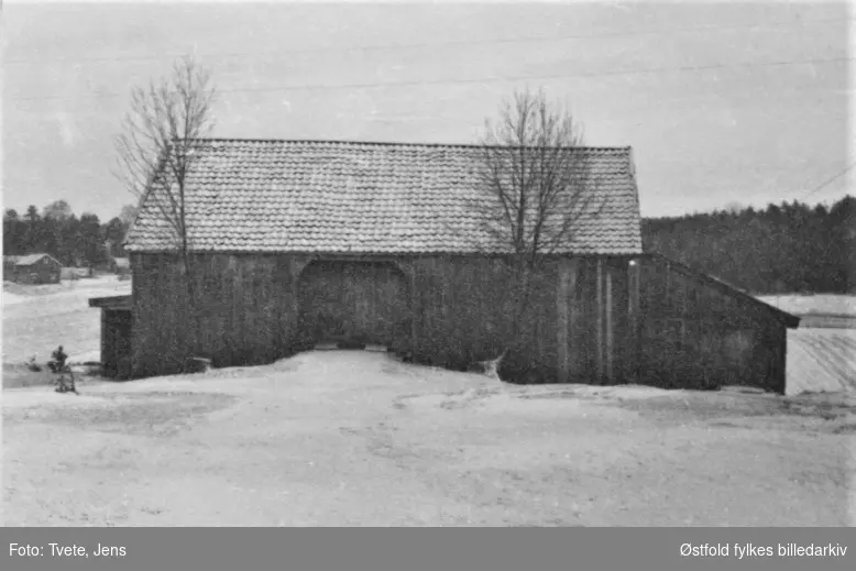 Lund vestre, låve uten fjøs fra 1763- 1764, 1974 i Onsøy.