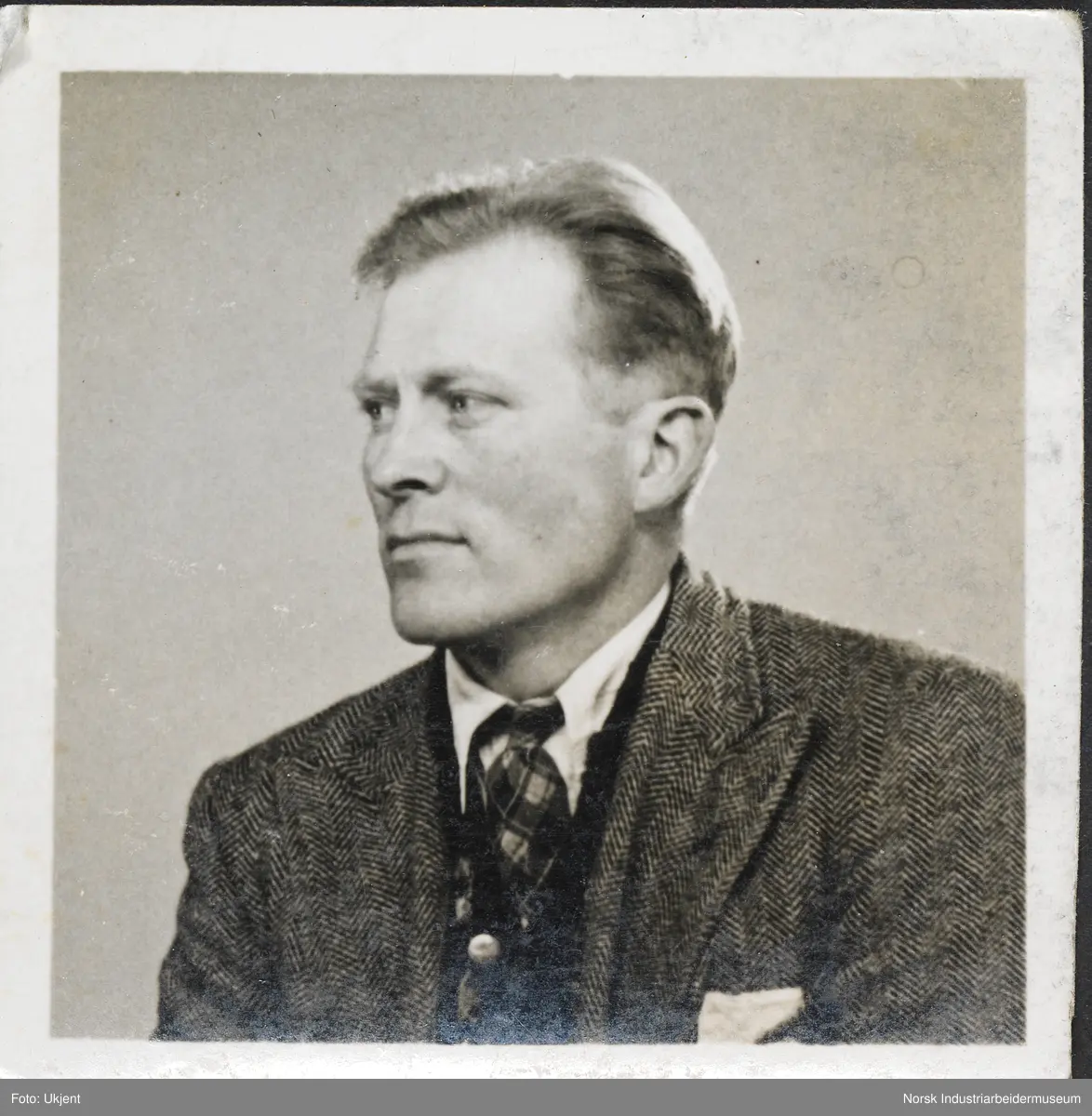 Portrett av mann.