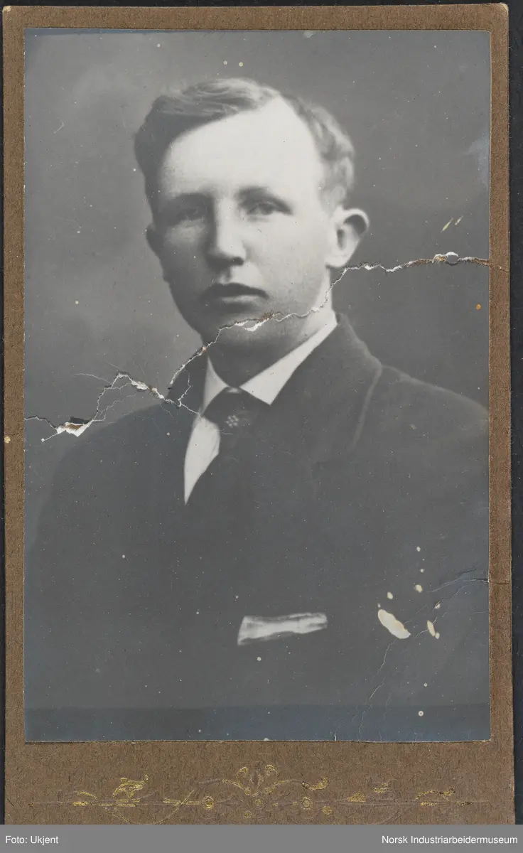 Portrett av mann.
