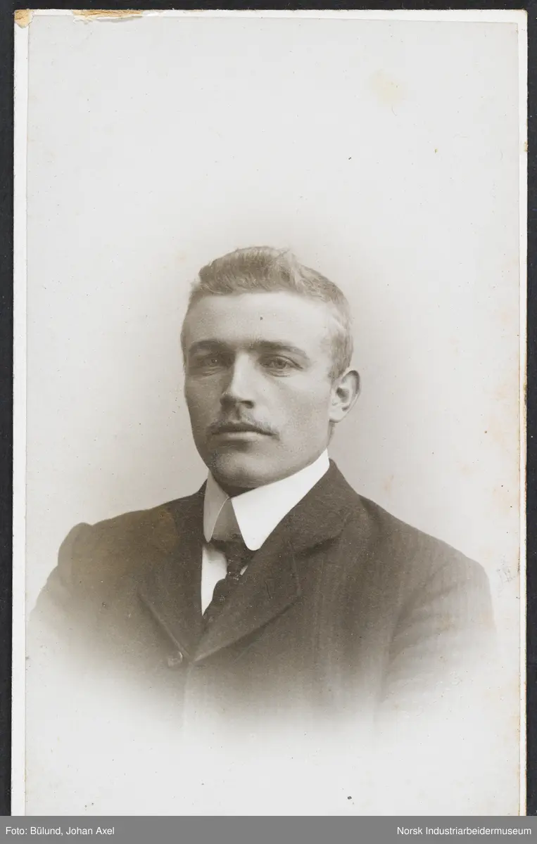 Portrett av mann.