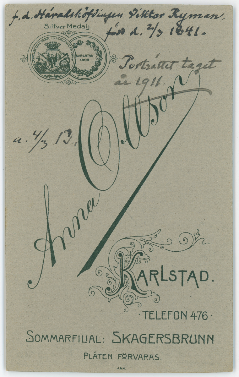 Porträtt på Häradshövding Viktor Ryman, Karlstad. Född 2 mars år 1841 och död 4 mars år 1913.