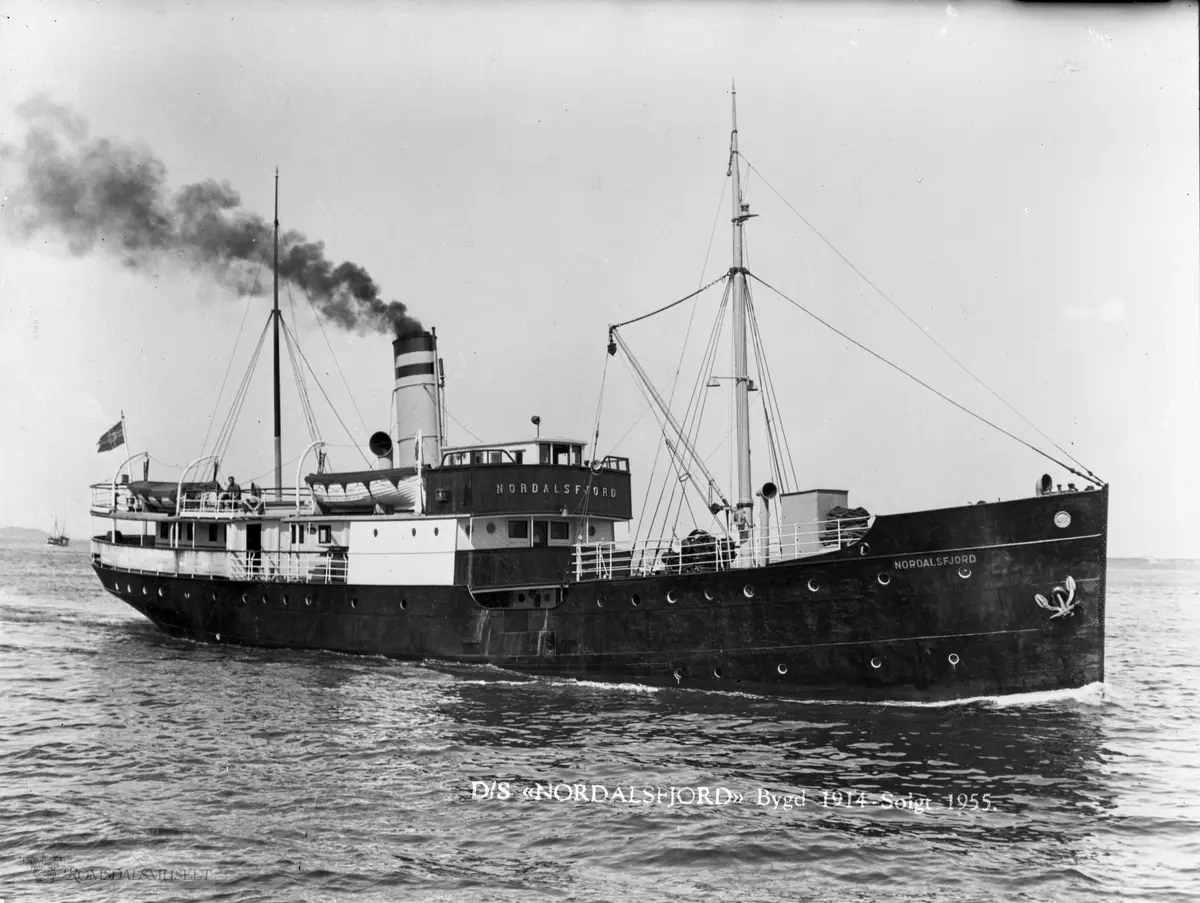 "DS Nordalsfjord" "Bygd 1914 - solgt 1955"