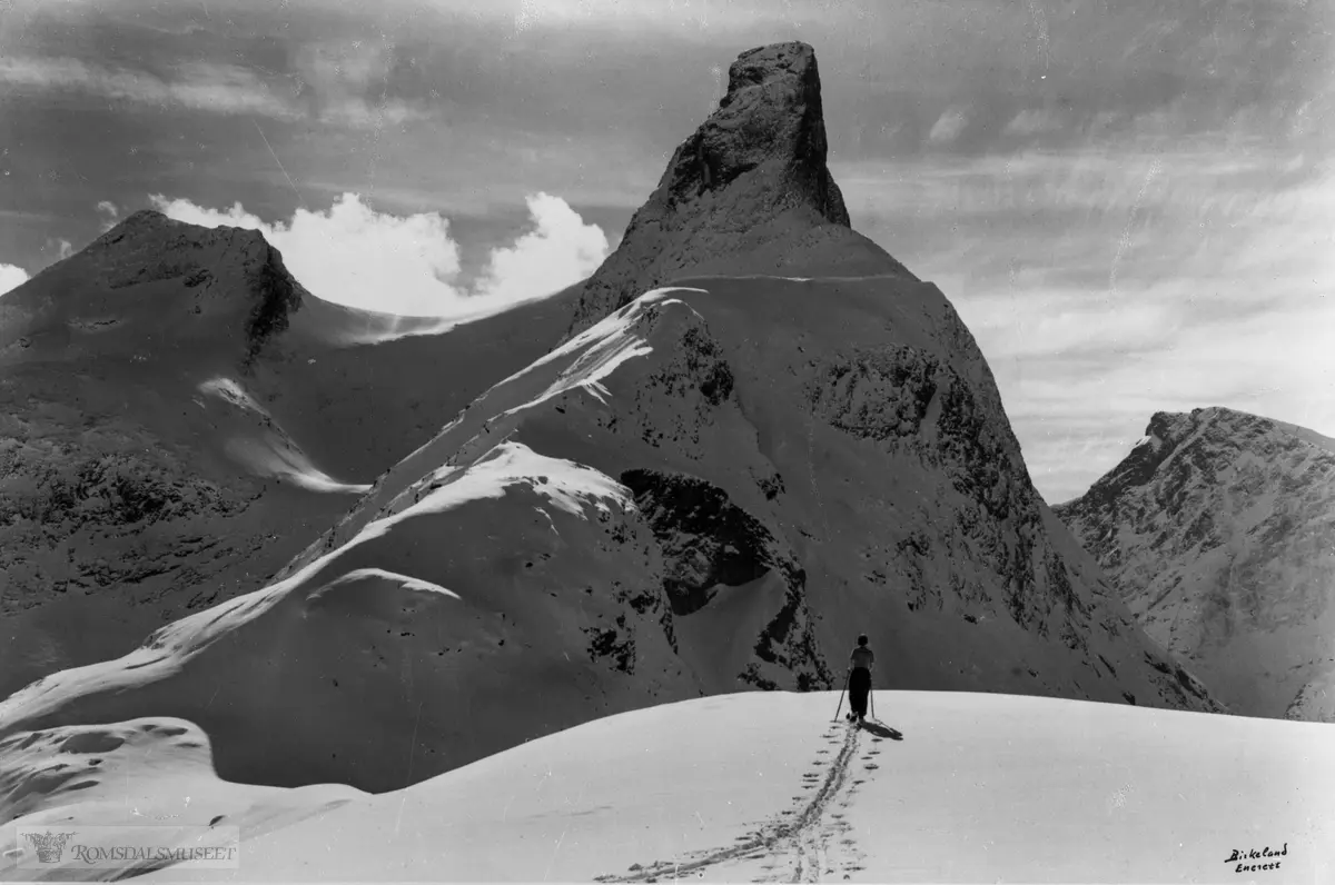 "Romsdalshorn"..Romsdalshorn sett fra Lillefjellet.