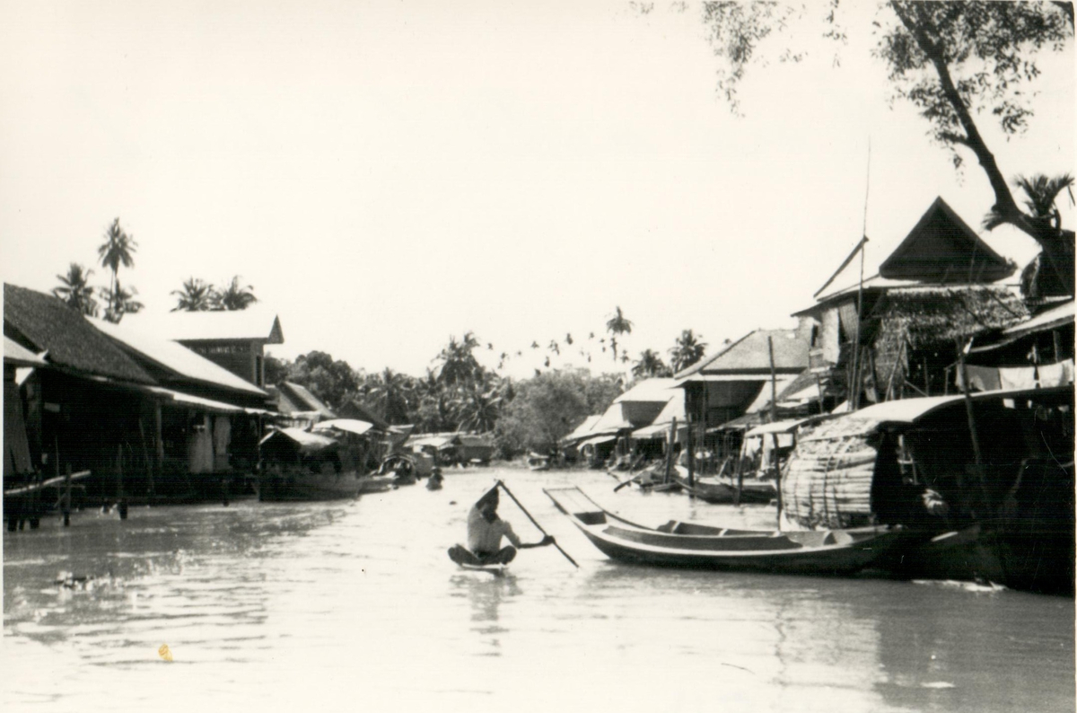 Flodmarknaden vid Amphawa.
Thailand, 1938.