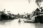 Flodmarknaden vid Amphawa.
Thailand, 1938.