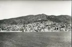 Vy över havet. Stadsbild, Kavalla. 
Grekland, 1930-tal.