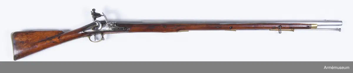 Gevär med flintlås, avsett för bajonett. Loppets relativa längd är 52 kaliber. Kaliber 19 mm, kulans vikt 31, 2 g.