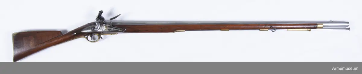 Låset märkt med "BARKER" och kunglig krona. Relativ längd: 51,4 kaliber.
