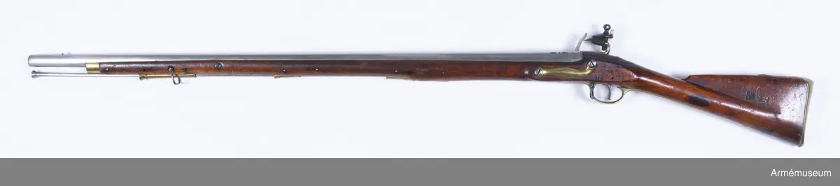 Gevär med flintlås, avsett för bajonett. Loppets relativa längd är 52 kaliber. Kaliber 19 mm, kulans vikt 31, 2 g.