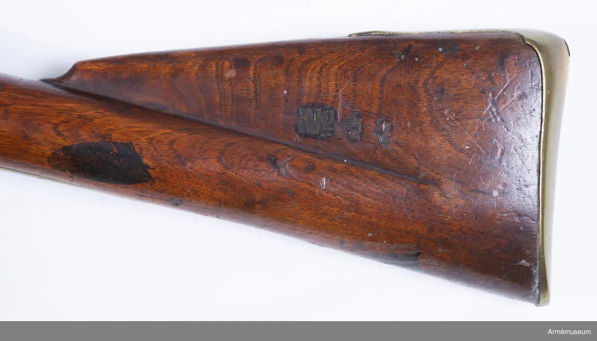 Gevär med flintlås, avsett för bajonett. Loppets relativa längd är 52 kaliber. Kaliber 19 mm, kulans vikt 31, 2 g.