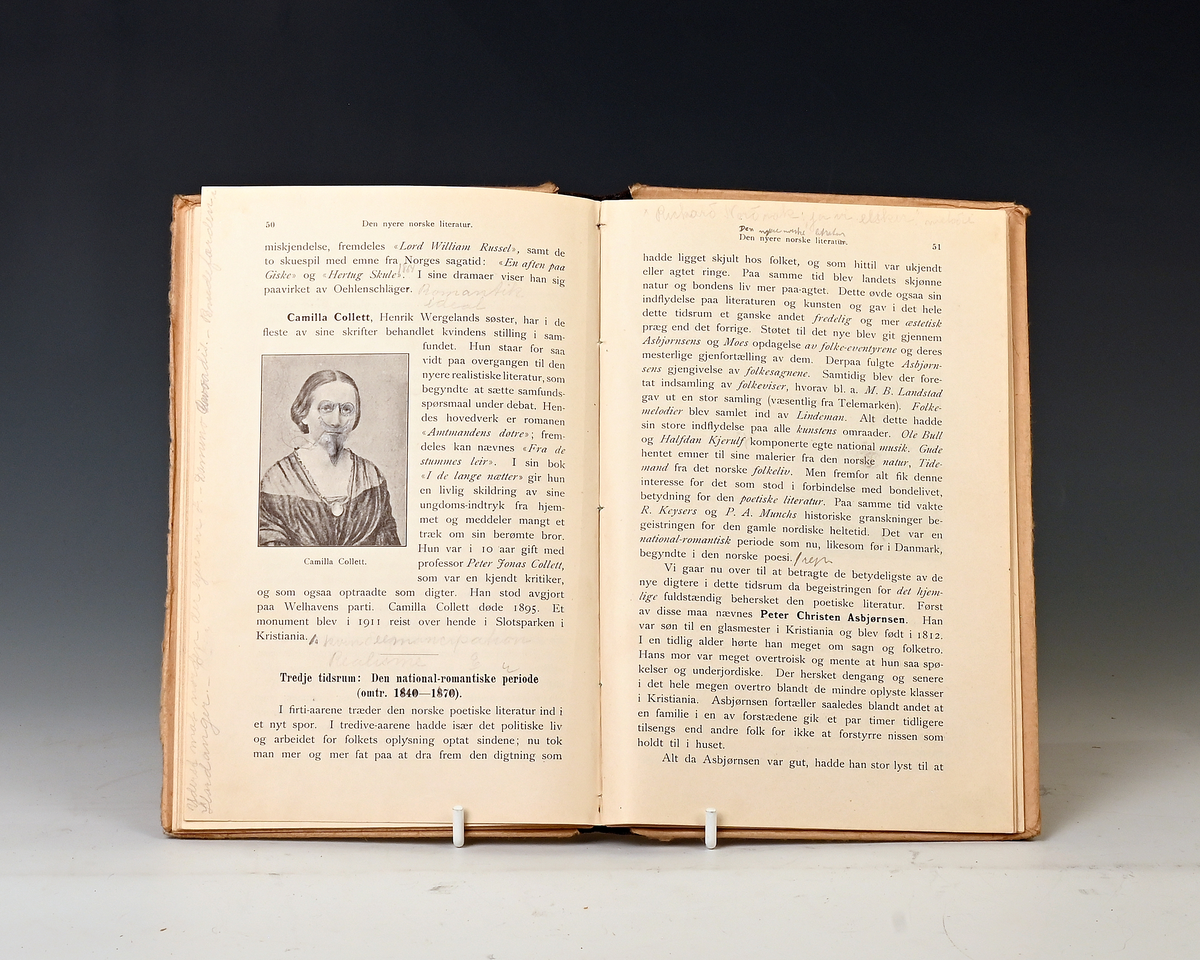 Broch og Seip. Kortfattet norsk litteraturhistorie for middelskolen. Kr.a. 1915. 
C. Broch og Seip. Kortfattet norsk litteraturhistorie for middelskolen. Fjortende oplag,1920