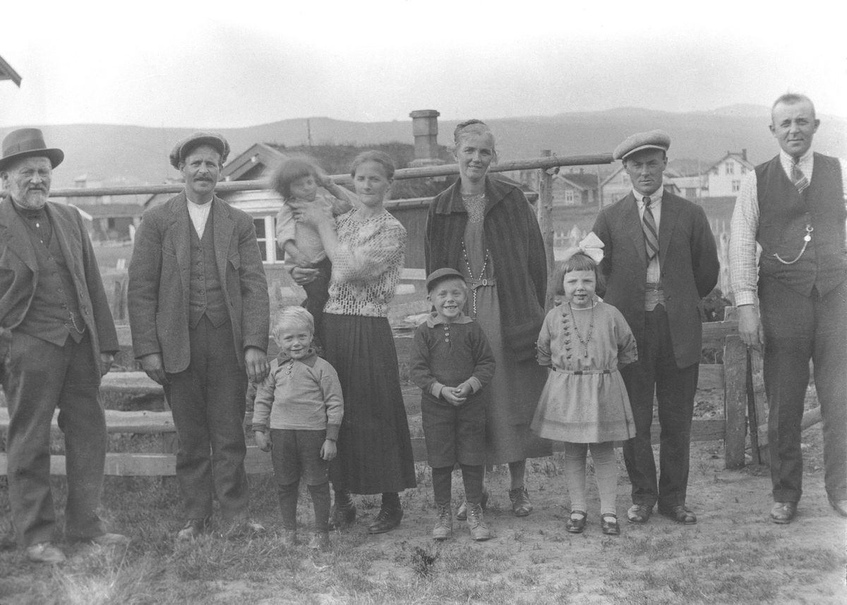 Familiegruppe. På landet