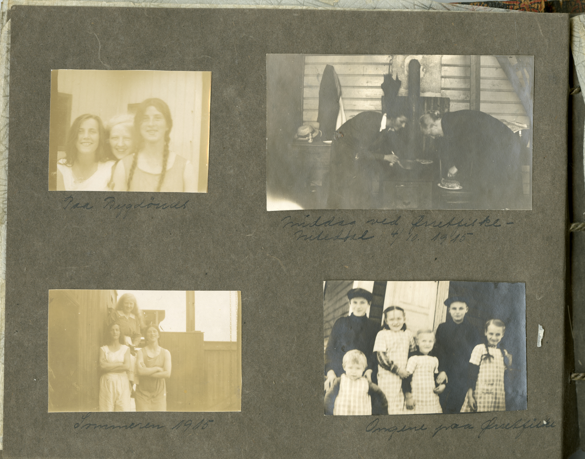 Album som inneholder flere foto antagelig tatt av kvinnelig amatørfotograf. Motivene er hennes veninner og antagelig familie, tatt på 1910-tallet