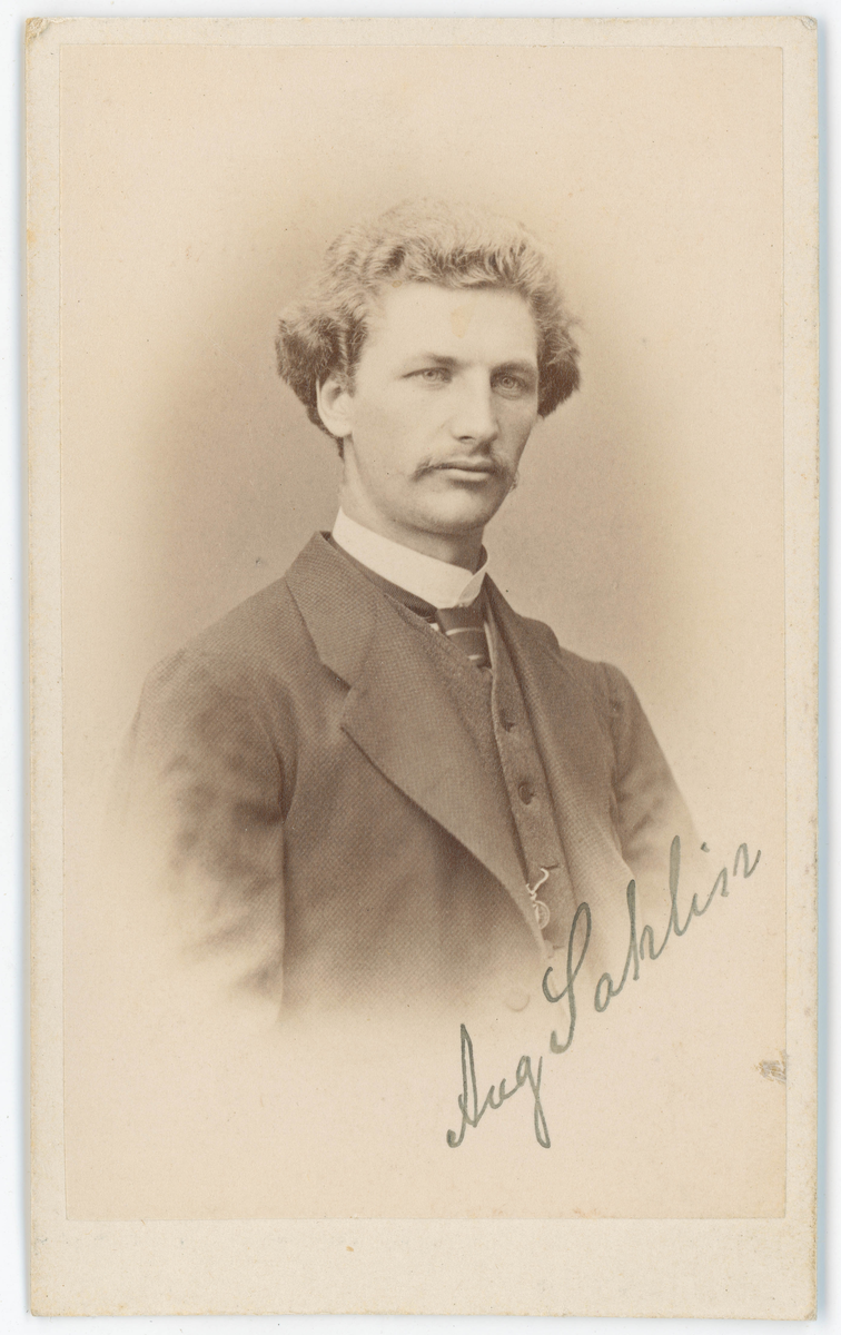 Porträtt på August Sahlin.