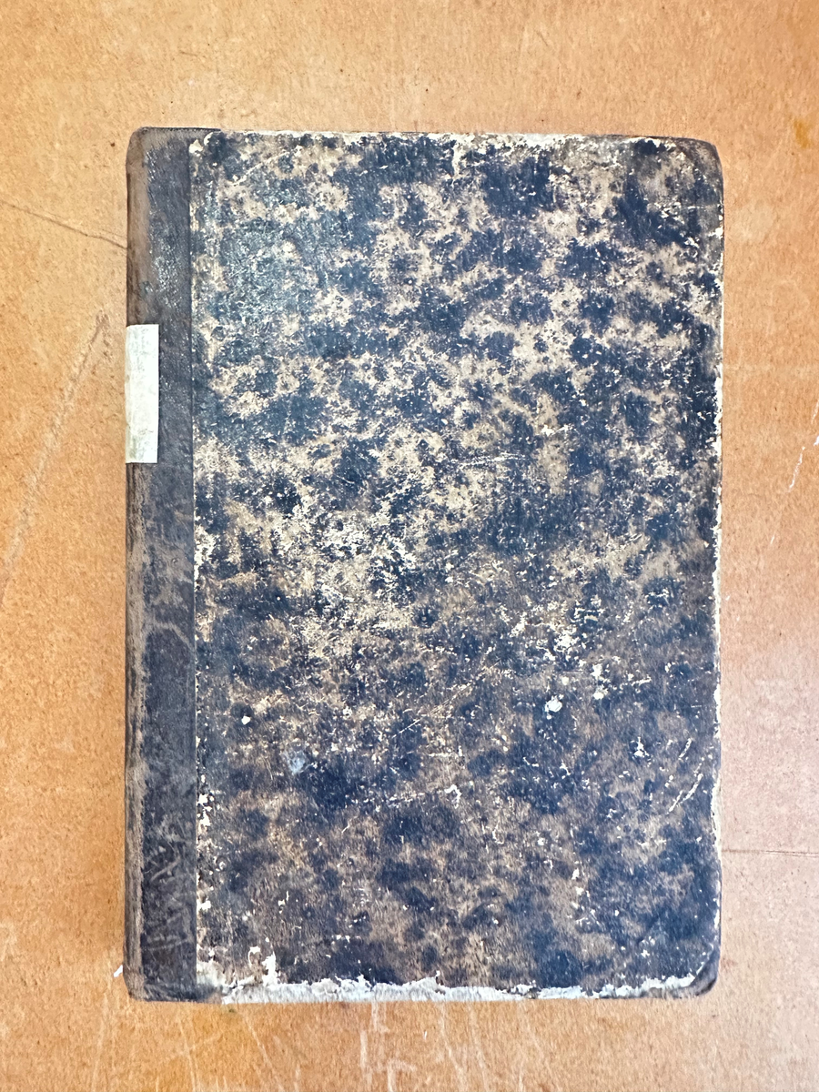 Bok: "Verldshistoriskt galleri". Rygg i skinn, omslag i brun kartong. 
Samlingsnumrering Väla sockenbibliotek Nr 325.