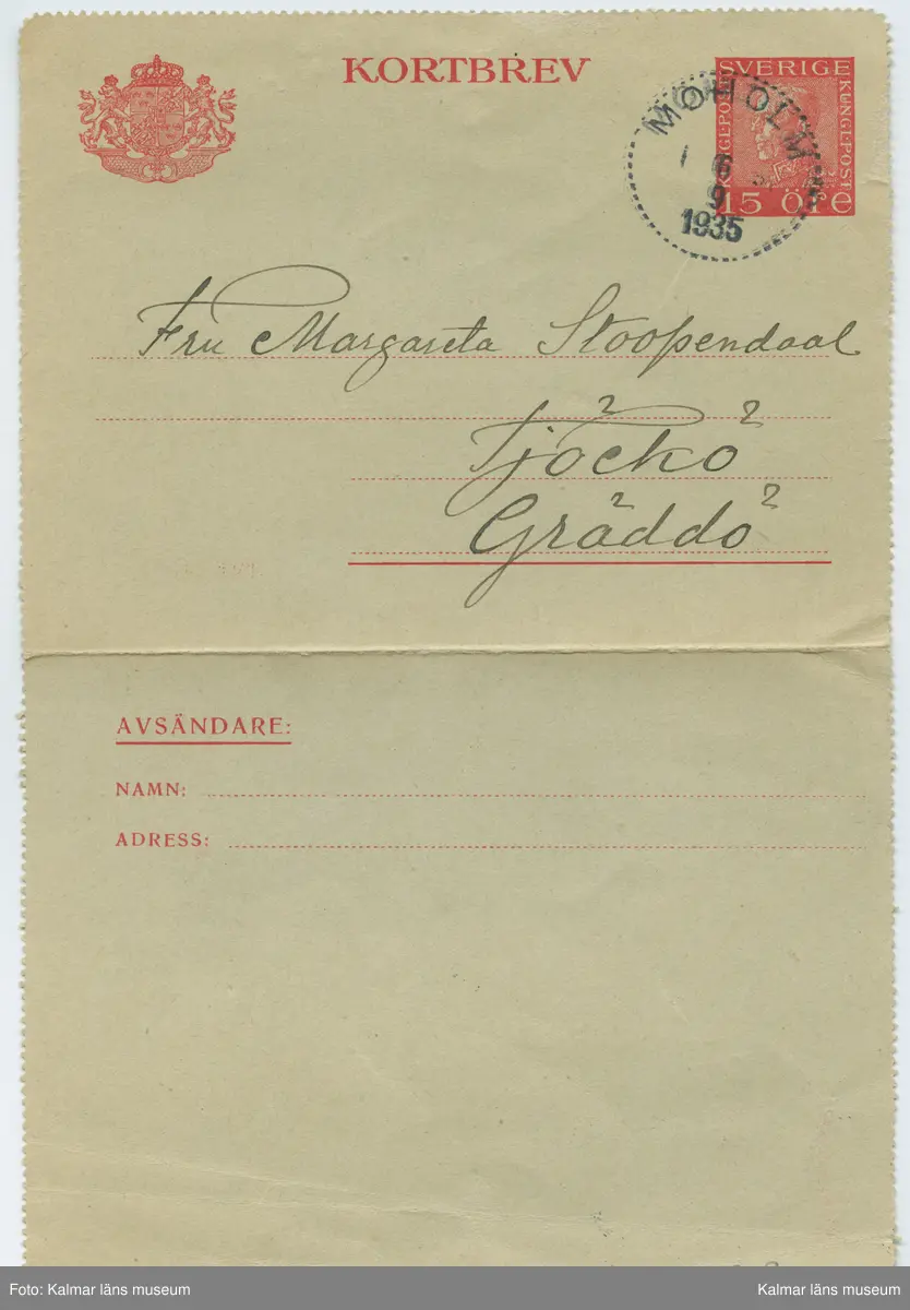 KLM 32018:9. Brevkort. Handskrift i svart på grått papper. En sida, ett blad. Påskrift brev: Moholm den 5 e Sept 1935. Påskrift: Fru Margareta Stoopendaal Tjockö Gräddö.