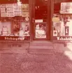 Galli Nybergs tobaksaffär på Spårvägsgatan i Malmö, oktober 1962.