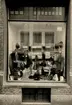 Fönster i f.d tobaksspecialisten G. Wallgrens affär, Torggatan 3 Göteborg. Foto taget den 7:e november 1925.