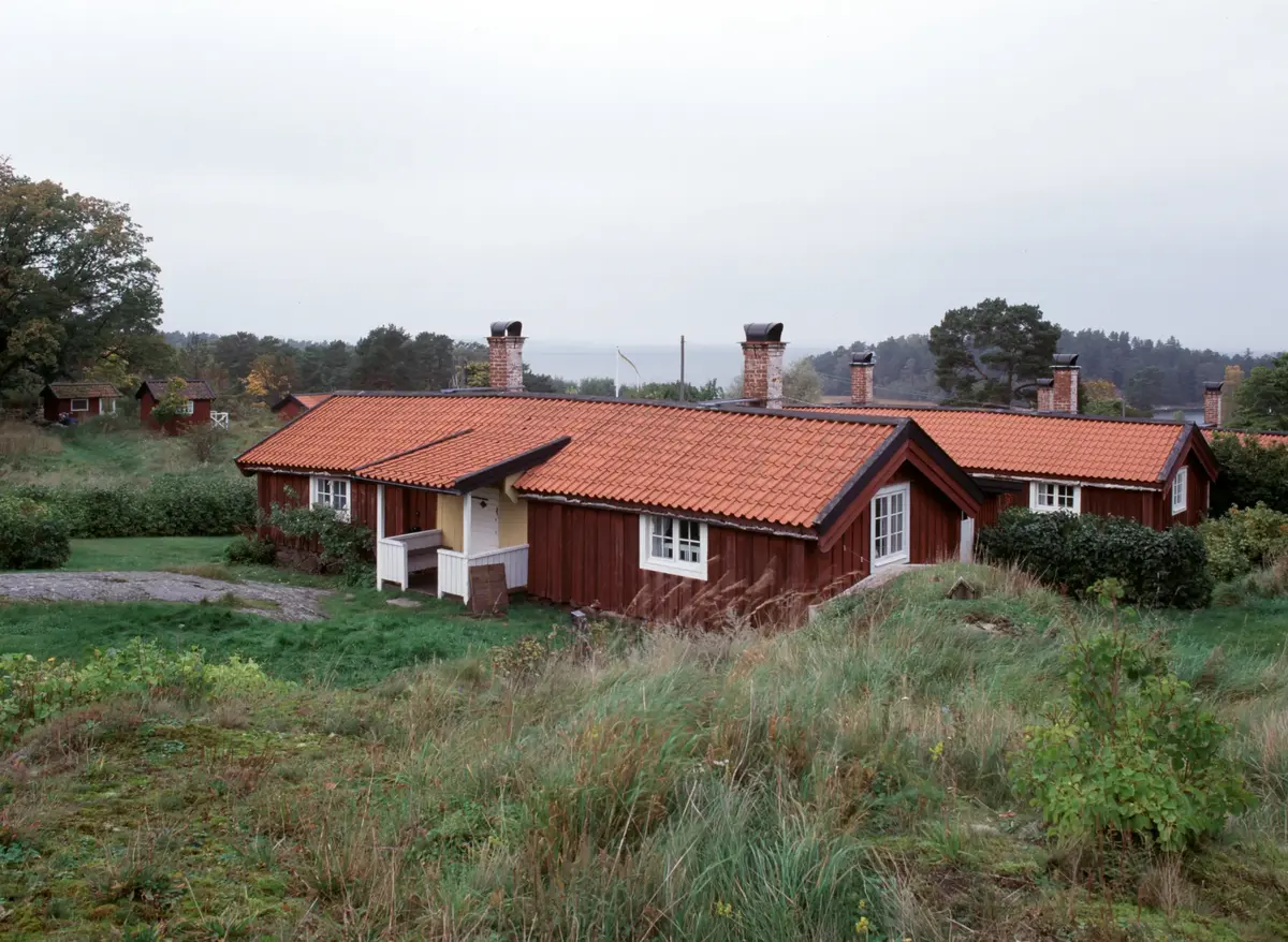 Lurgatan med arbetarbostäder från slutet av 1700-talet.