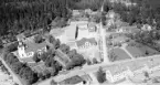 Hovmantorps kyrka och skola, 1954.