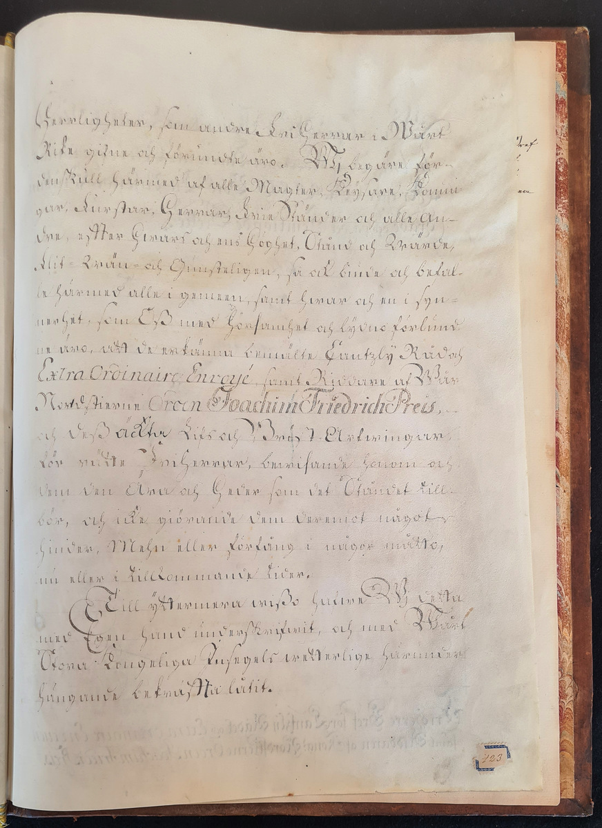 Friherrebrev för kanslirådet Joachim Friedrich Preis. Urfärdat av Adolf Fredrik och dat. Stockholm den 18 oktober 1751. Pergament och i silkessnodd vidhängande stort lacksigill, inom träkapsel. Prydligt präntat och inbundet. Mästarprov utfört av Christian Schneidler.