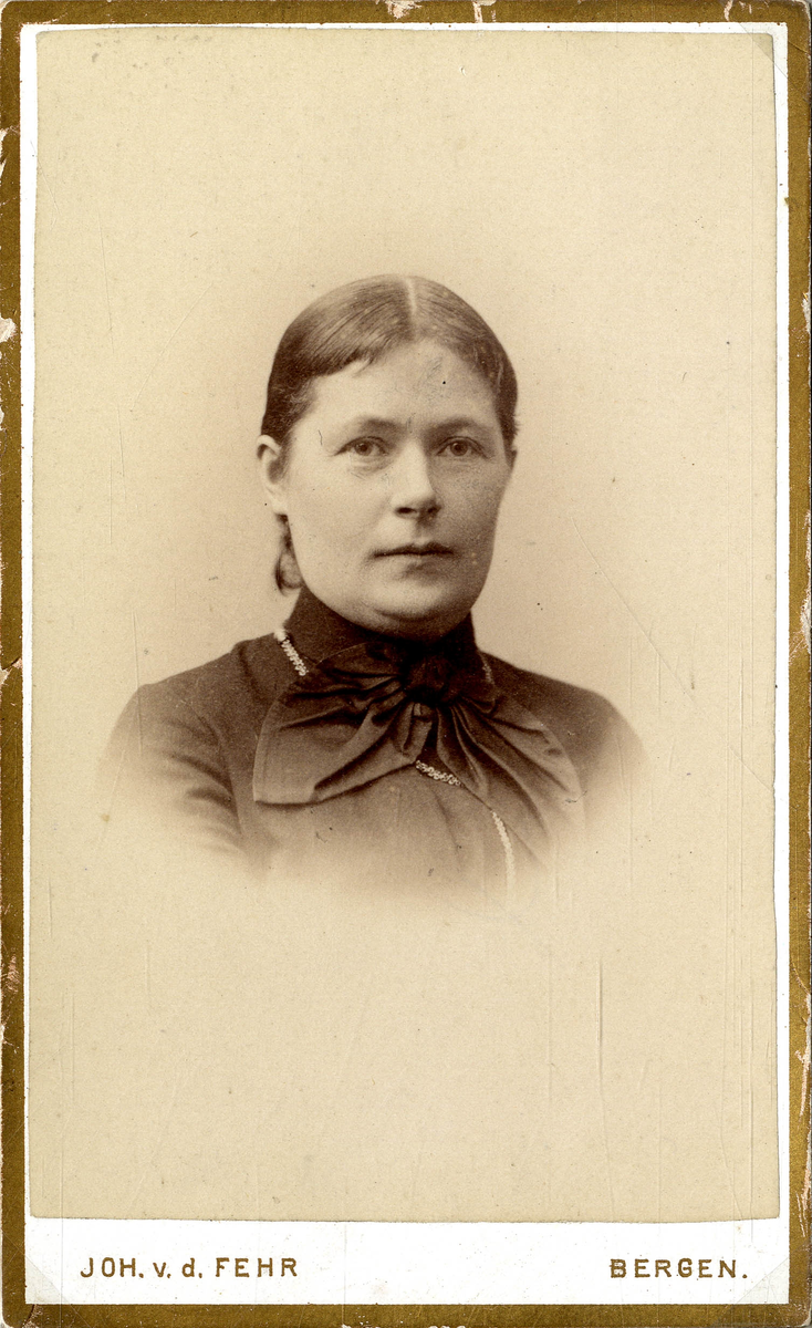 Kvinneportrett.