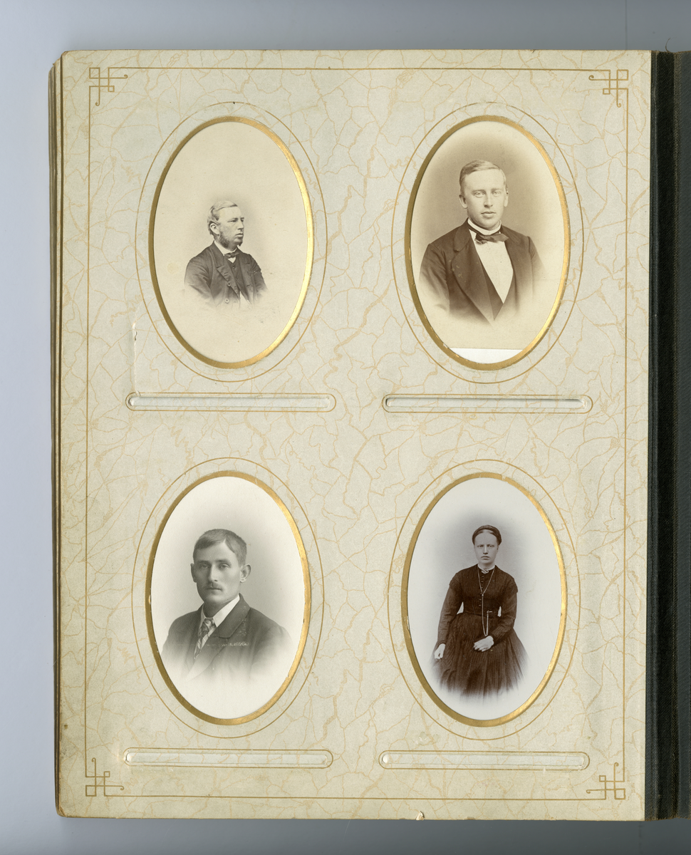 Portrett av ukjent mann, ca. 1910-tallet

Påskrift Bak: Gustav Borgen. Christinia. Telefon 2779. Pladen Opbevares. H&P